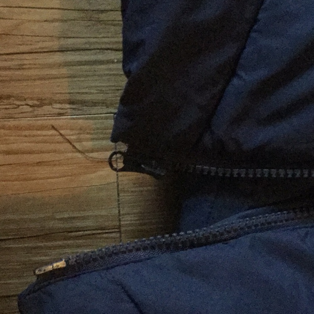 Vest - Picture 3 of 4